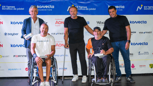 Award ceremony at the 20th Konecta Foundation Charity Paddle Tournament with Nourdine Bihmane and Jose Maria Pacheco
